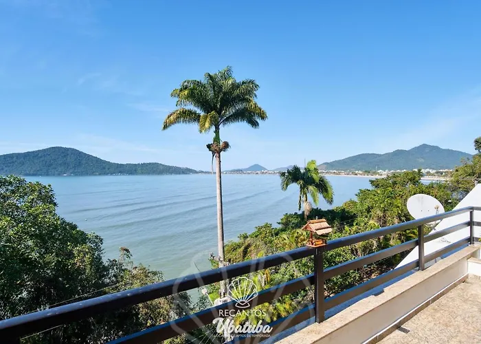 Frente pro MAR, com 2 Suítes, no centro de Ubatuba